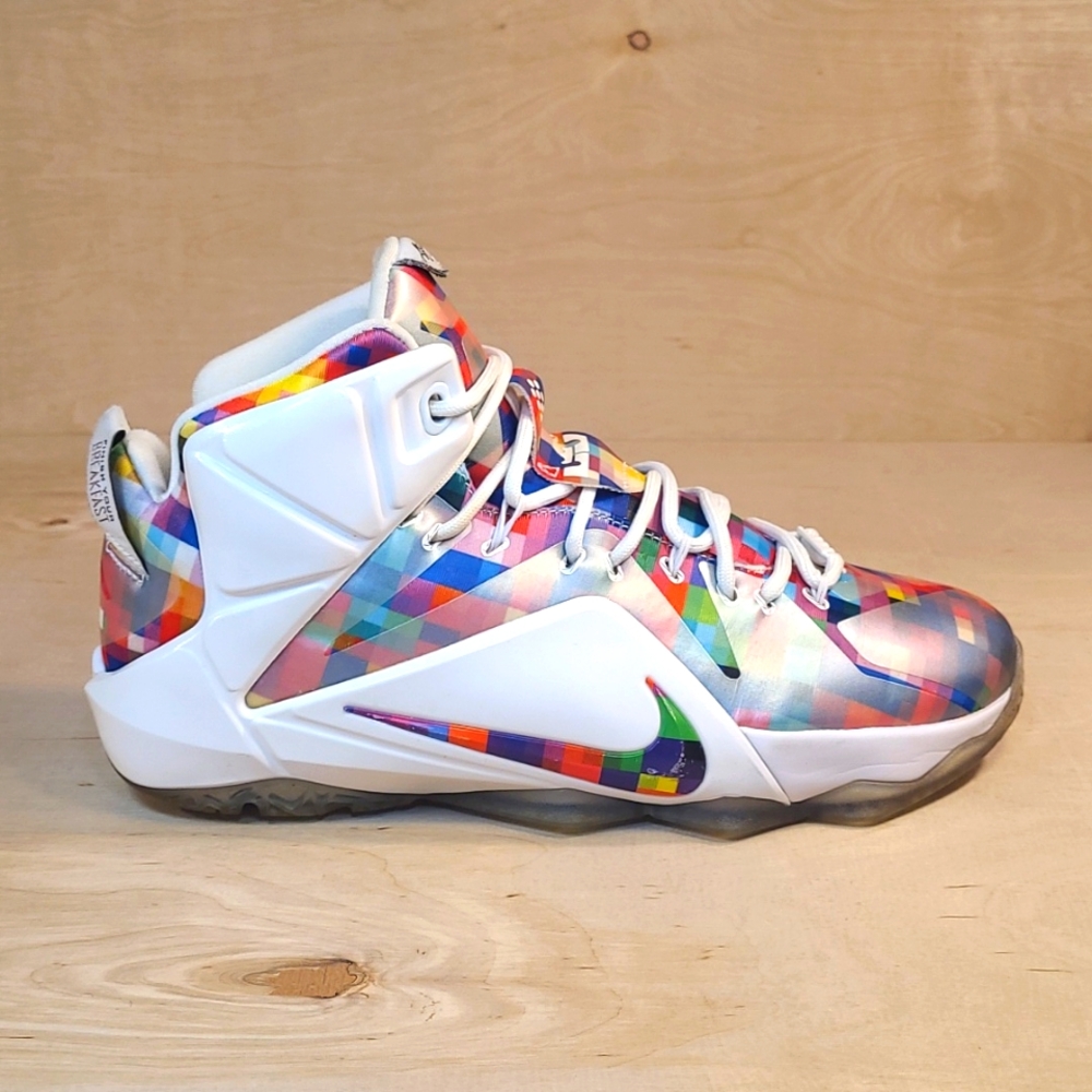 Nike LeBron James 12 Prism Finish Your Breakfast Size 9.5 Men's Shoes 748861-900 - Picture 2 of 13